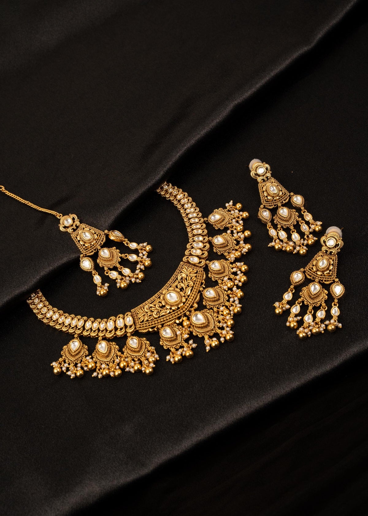 Premium Detailed Kundan Choker Necklace Set With Maang Tikka/ Indian Jewelry/ Wedding Necklace/ Bridal Jewelry/ Statement Necklace/ Antique
