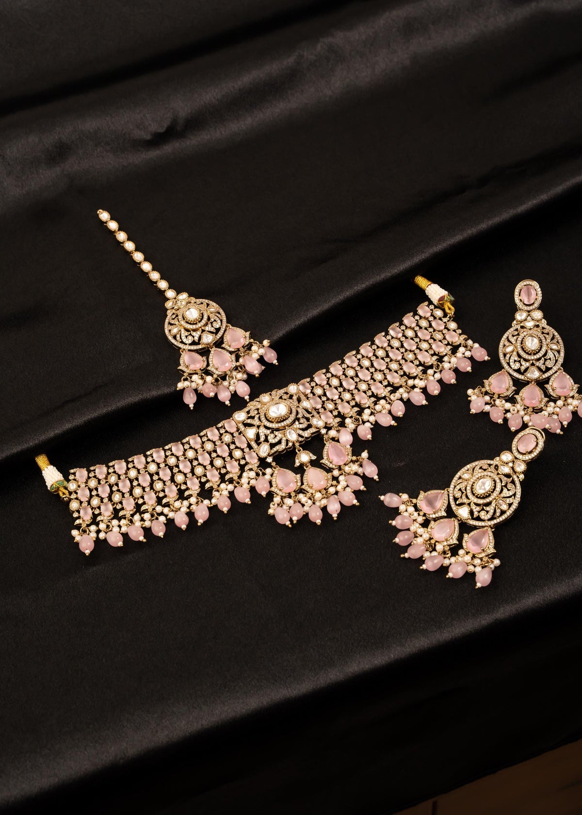 Exclusive Kundan Choker Necklace Set With Maang Tikka Set/ Indian Wedding Jewelry/ Traditional Jewelry/ Bridal Wear/ Statement Necklace