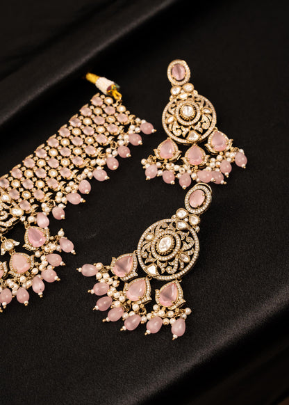 Exclusive Kundan Choker Necklace Set With Maang Tikka Set/ Indian Wedding Jewelry/ Traditional Jewelry/ Bridal Wear/ Statement Necklace