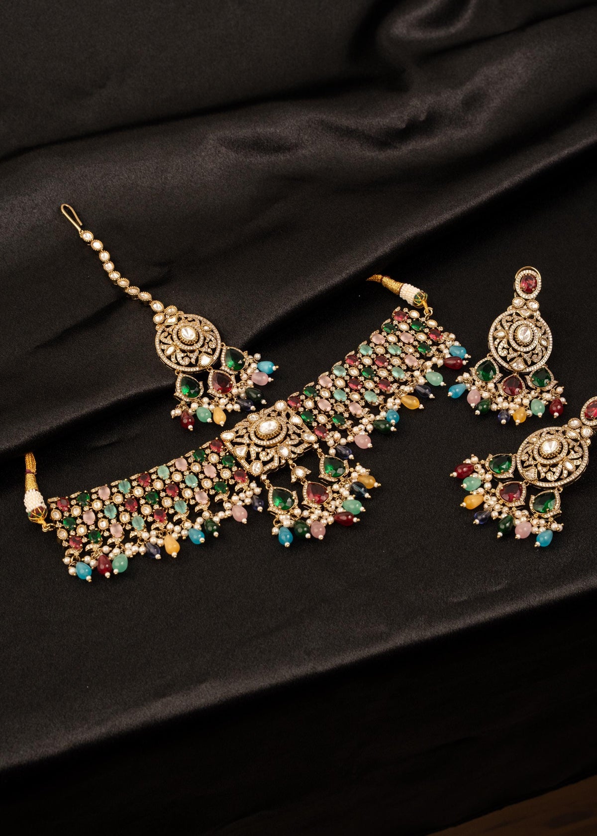 Exclusive Kundan Choker Necklace Set With Maang Tikka Set/ Indian Wedding Jewelry/ Traditional Jewelry/ Bridal Wear/ Statement Necklace