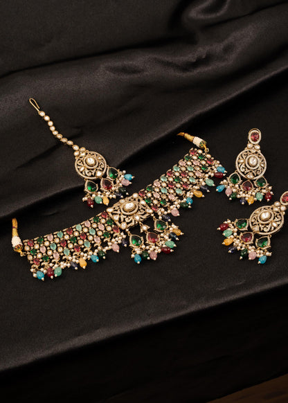 Exclusive Kundan Choker Necklace Set With Maang Tikka Set/ Indian Wedding Jewelry/ Traditional Jewelry/ Bridal Wear/ Statement Necklace