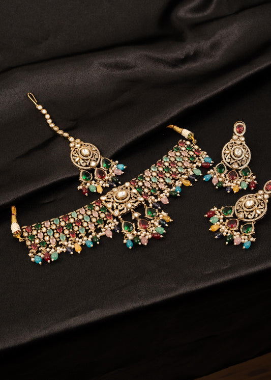 Exclusive Kundan Choker Necklace Set With Maang Tikka Set/ Indian Wedding Jewelry/ Traditional Jewelry/ Bridal Wear/ Statement Necklace