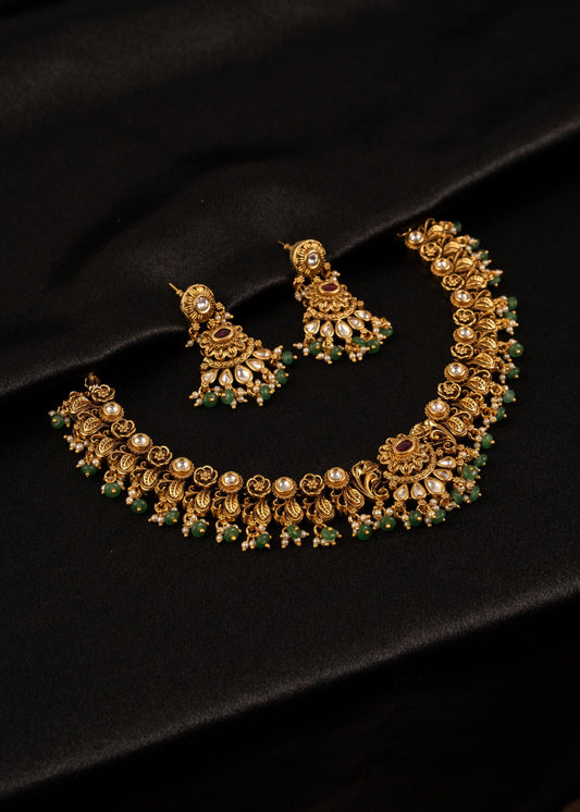 Premium Antique Gold Kundan Choker Necklace Set/ Green Beads Necklace/ Indian Wedding Necklace/ South Indian Jewelry/ Bridesmaid Jewelry