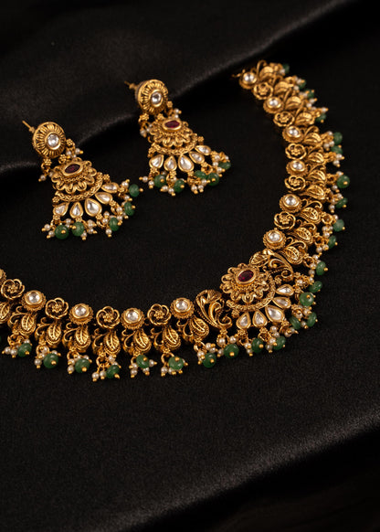 Premium Antique Gold Kundan Choker Necklace Set/ Green Beads Necklace/ Indian Wedding Necklace/ South Indian Jewelry/ Bridesmaid Jewelry