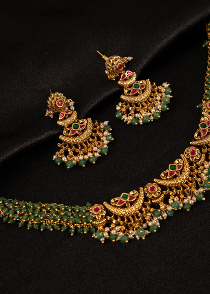 Exclusive Kundan Pearl Choker Necklace Set/ South Indian Jewelry/ Bridal Necklace Set/ Statement Jewelry/ Green/ Ivory/ Gold Plated Necklace