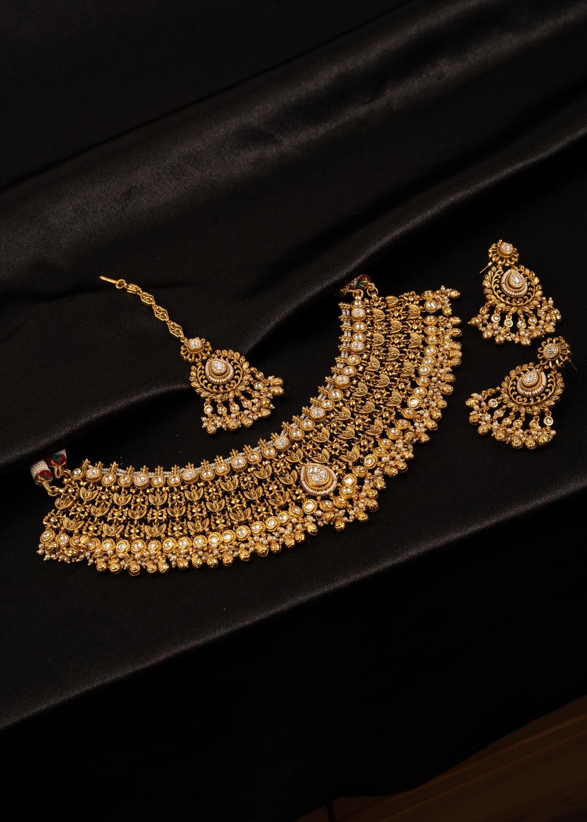 Indian Kundan Bridal Choker Necklace Set with Tikka/ Wedding Jewelry/ Heavy Bridal Necklace/ Statement Necklace/ Gold Plated Necklace