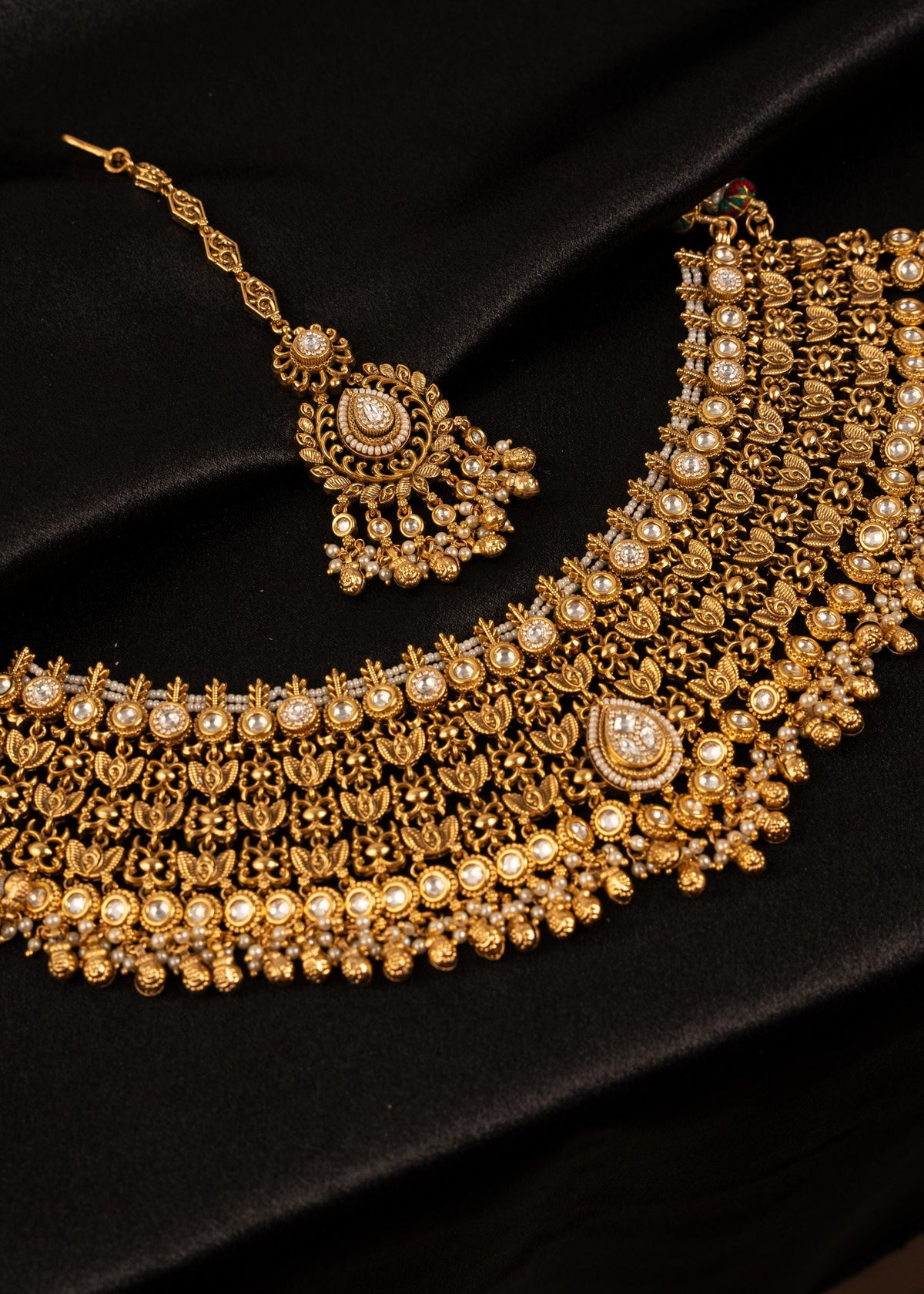 Indian Kundan Bridal Choker Necklace Set with Tikka/ Wedding Jewelry/ Heavy Bridal Necklace/ Statement Necklace/ Gold Plated Necklace