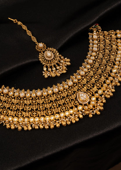 Indian Kundan Bridal Choker Necklace Set with Tikka/ Wedding Jewelry/ Heavy Bridal Necklace/ Statement Necklace/ Gold Plated Necklace