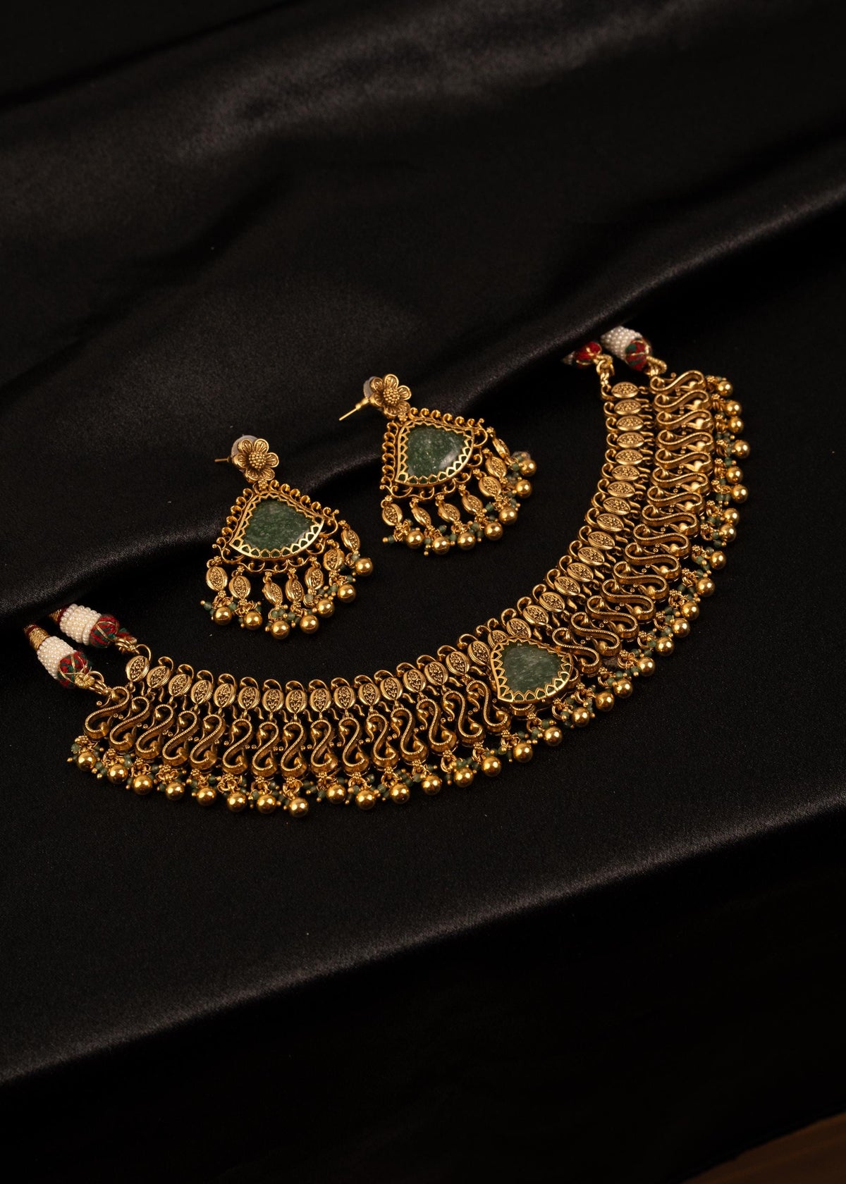 Exclusive Antique Kundan Choker Necklace Set/ Traditional Jewelry/ Gold Plated Choker Necklace/ Indian Wedding Jewelry/ Emerald Jewelry