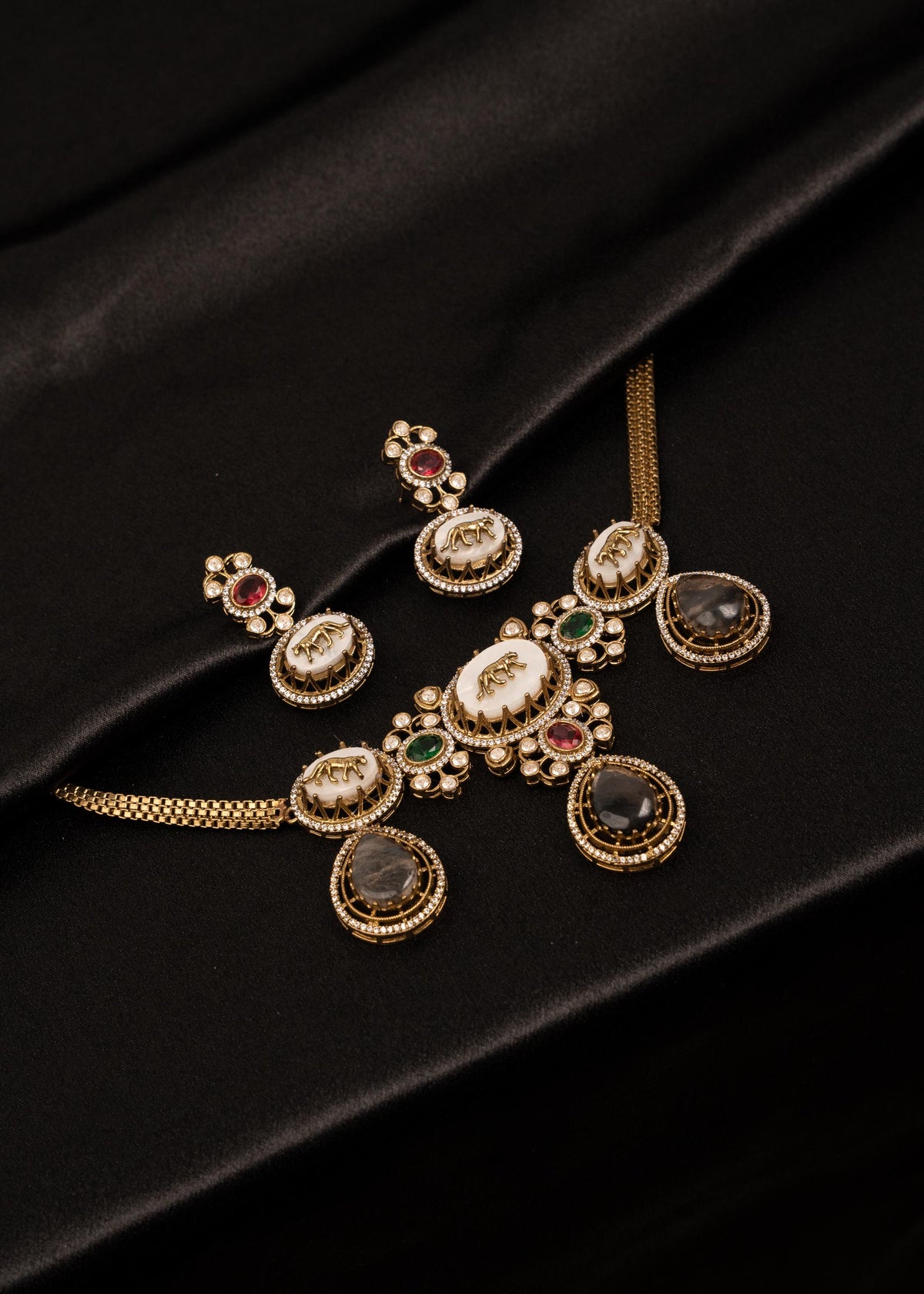 Sabyasachi Inspired Choker Necklace Set/ Indian Wedding Necklace/ Statement Jewelry/ Kundan Necklace Set/ Minimalistic Necklace/ Bridesmaid
