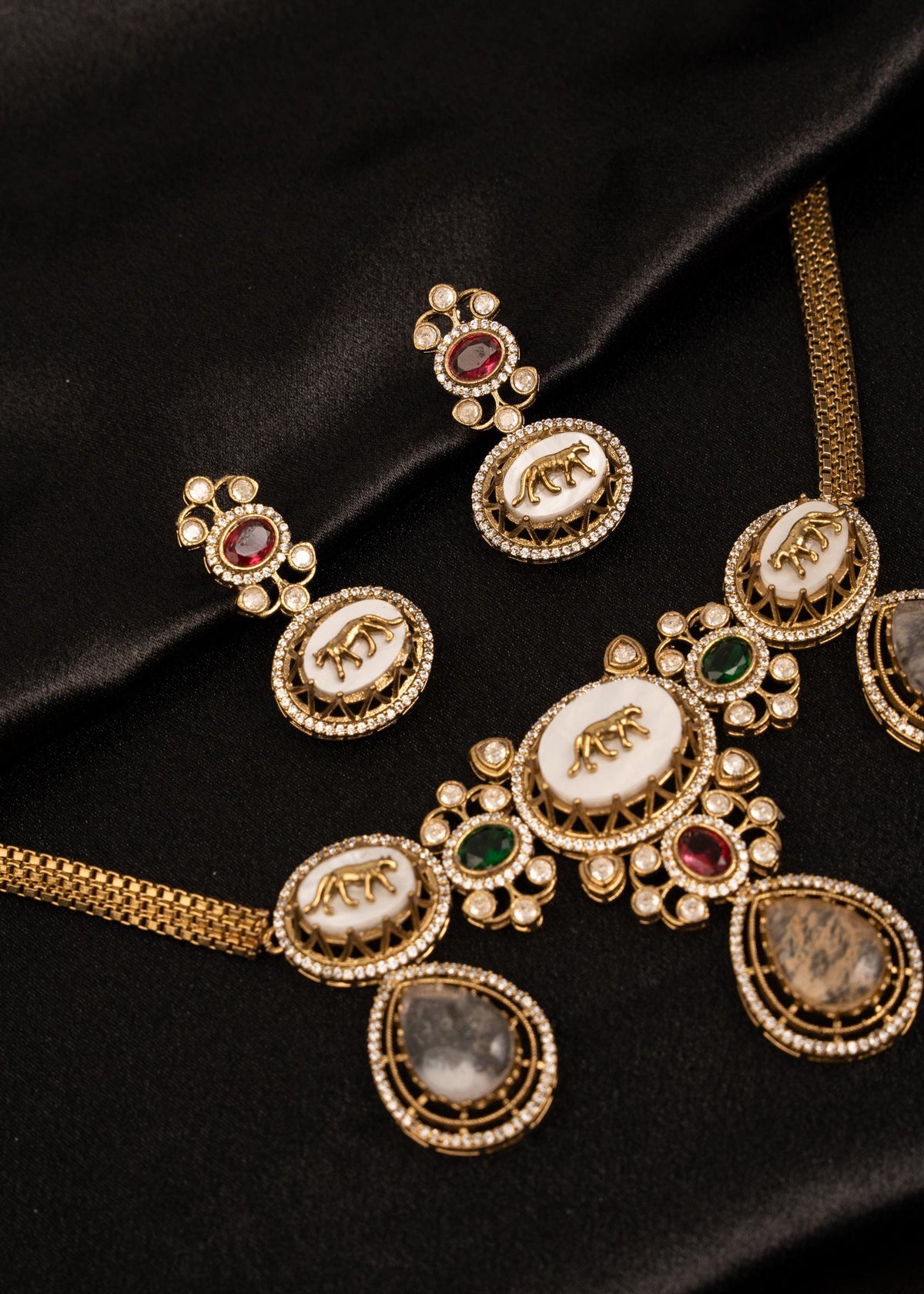 Sabyasachi Inspired Choker Necklace Set/ Indian Wedding Necklace/ Statement Jewelry/ Kundan Necklace Set/ Minimalistic Necklace/ Bridesmaid