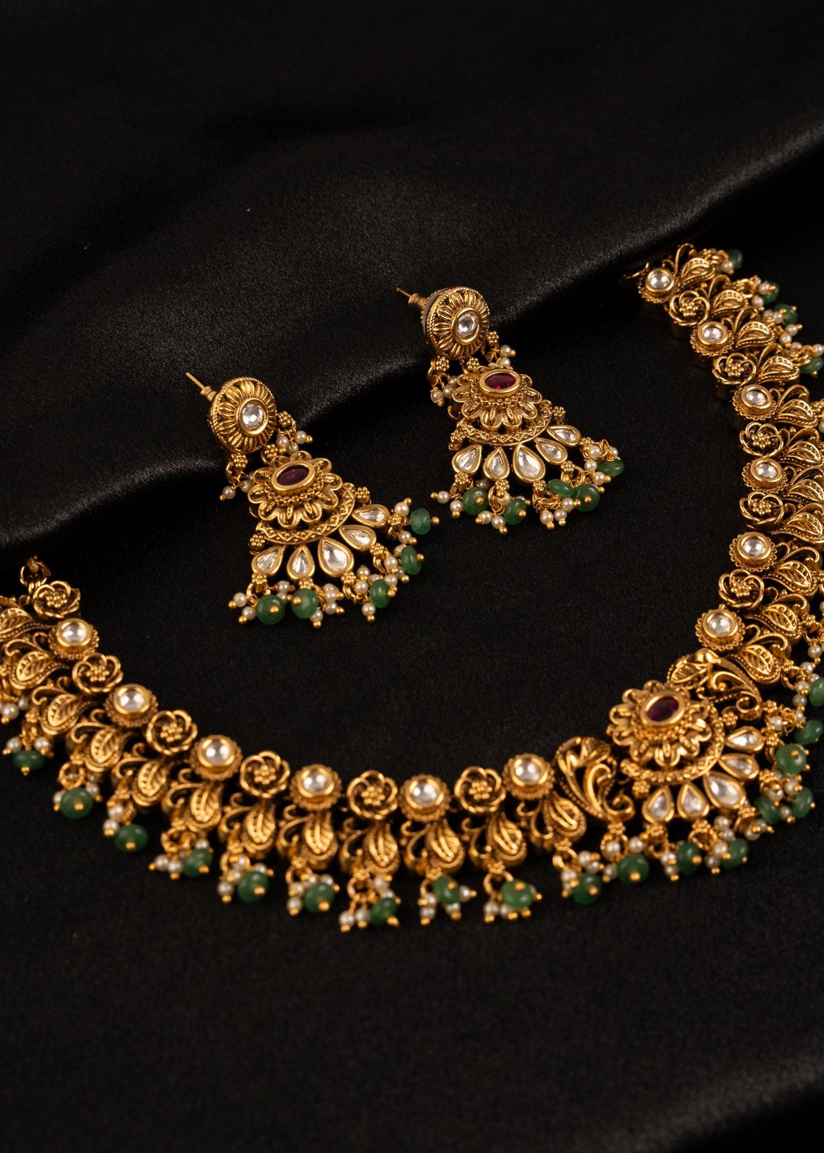 Premium Antique Gold Kundan Choker Necklace Set/ Green Beads Necklace/ Indian Wedding Necklace/ South Indian Jewelry/ Bridesmaid Jewelry