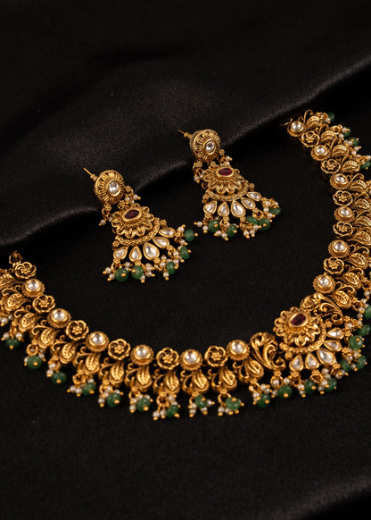 Premium Antique Gold Kundan Choker Necklace Set/ Green Beads Necklace/ Indian Wedding Necklace/ South Indian Jewelry/ Bridesmaid Jewelry