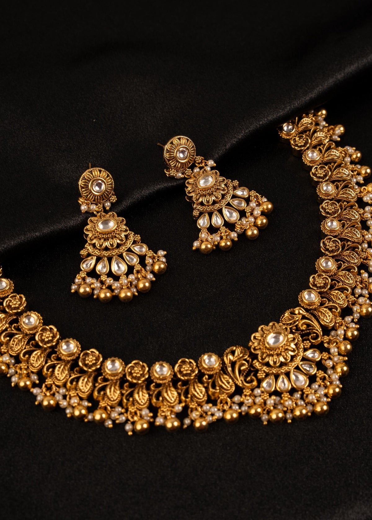 Premium Antique Gold Kundan Choker Necklace Set/ Green Beads Necklace/ Indian Wedding Necklace/ South Indian Jewelry/ Bridesmaid Jewelry