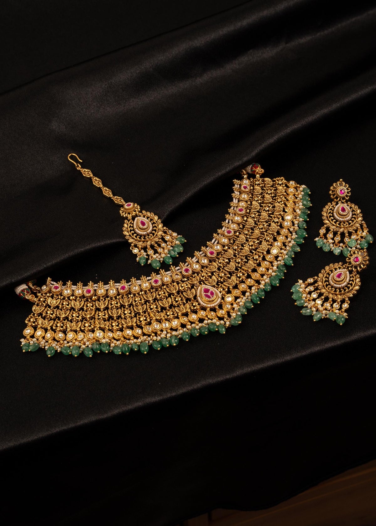 Indian Kundan Bridal Choker Necklace Set with Tikka/ Wedding Jewelry/ Heavy Bridal Necklace/ Statement Necklace/ Gold Plated Necklace