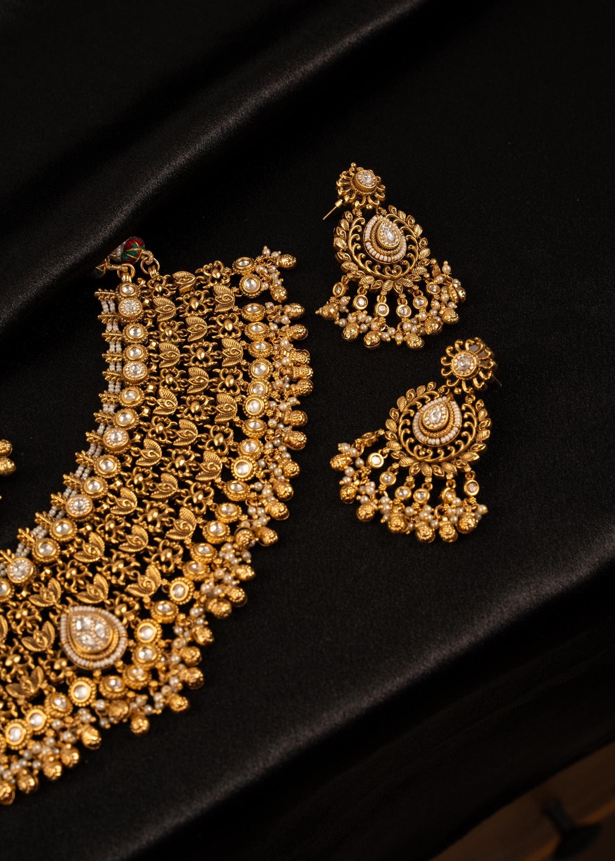 Indian Kundan Bridal Choker Necklace Set with Tikka/ Wedding Jewelry/ Heavy Bridal Necklace/ Statement Necklace/ Gold Plated Necklace