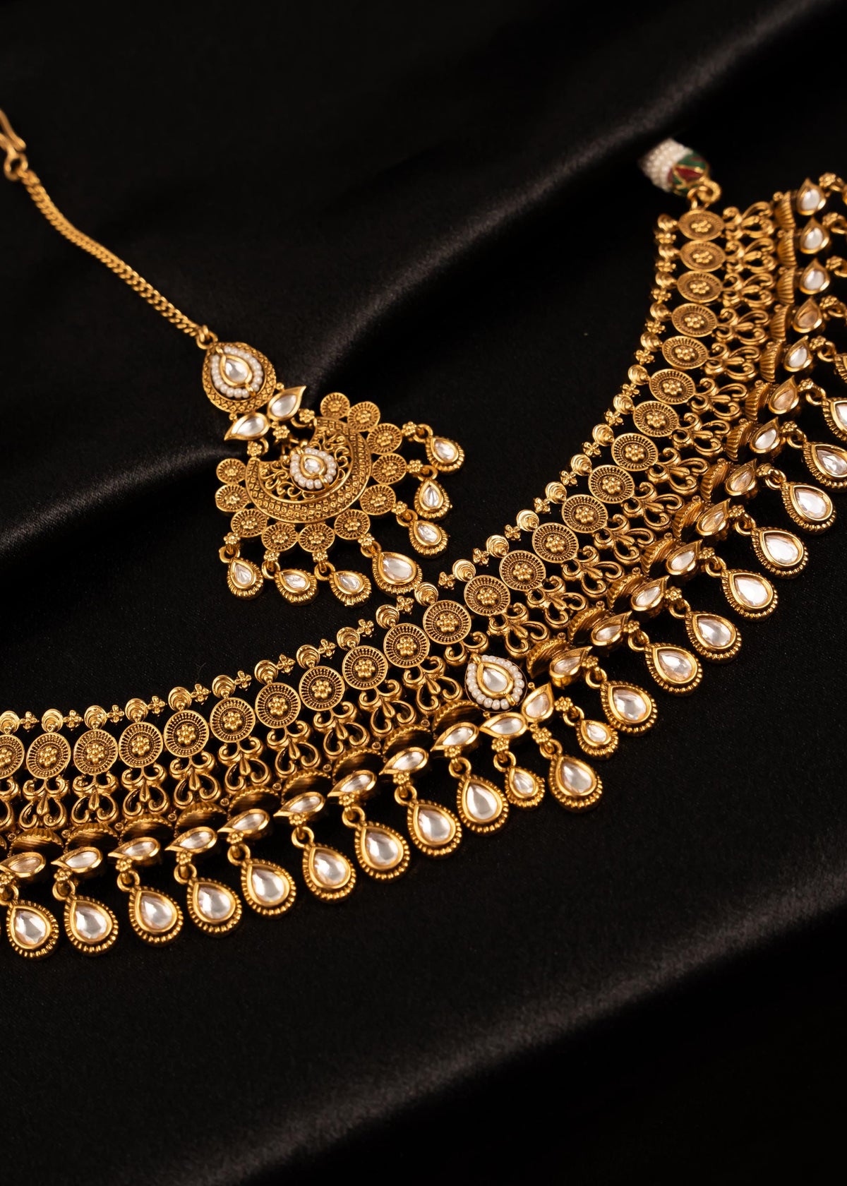 Premium Antique Kundan Choker Necklace Set with Jhumki Earrings/ Indian Wedding Jewelry/ Bridal Neckalce/ Gold Plated Jewelry/ Maang Tikka