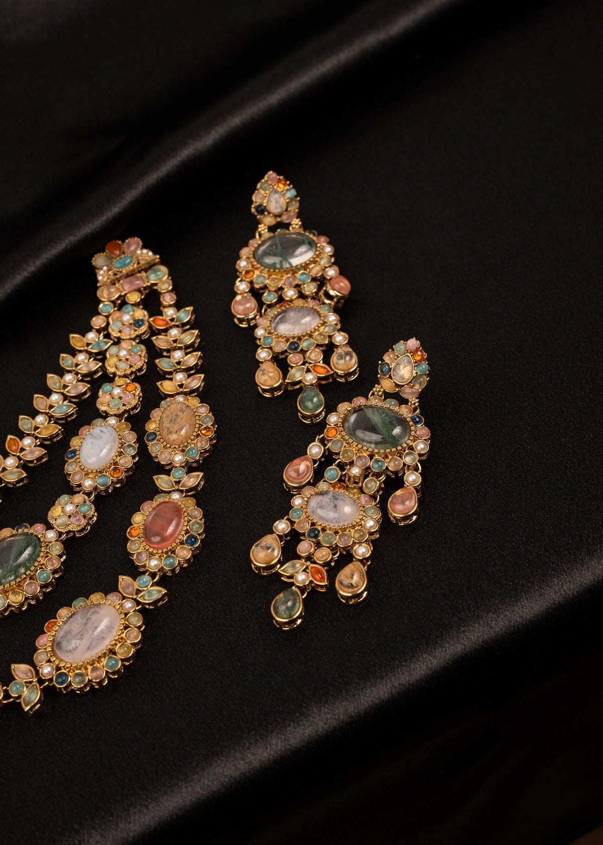 Sabyasachi Inspired Triple Layered Choker Necklace set With Maang Tikka/ Multicolor Statement Necklace Set/ Kundan Bridal Jewelry/Peach