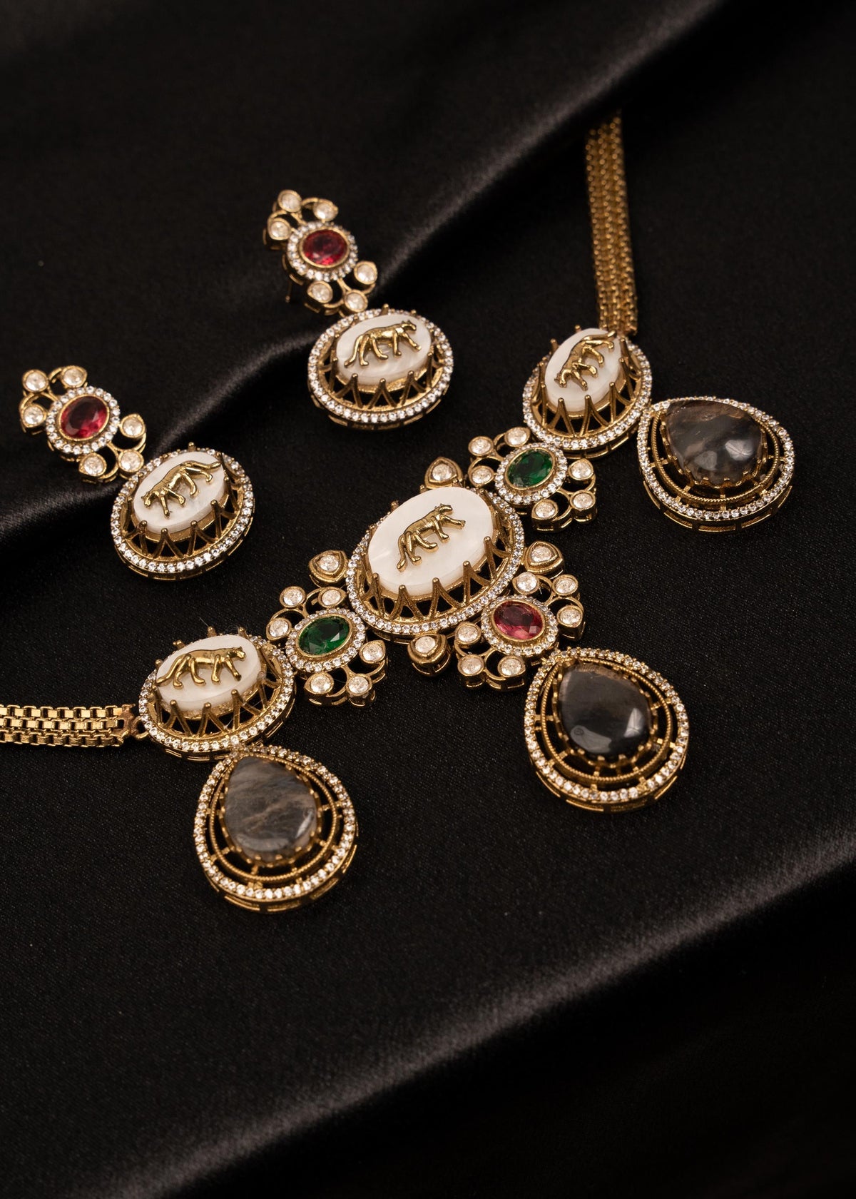 Sabyasachi Inspired Choker Necklace Set/ Indian Wedding Necklace/ Statement Jewelry/ Kundan Necklace Set/ Minimalistic Necklace/ Bridesmaid
